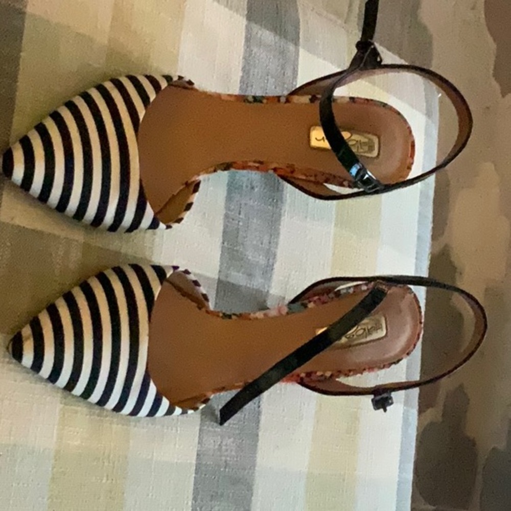 Beautiful Halogen summer heels barely worn, excellent condition